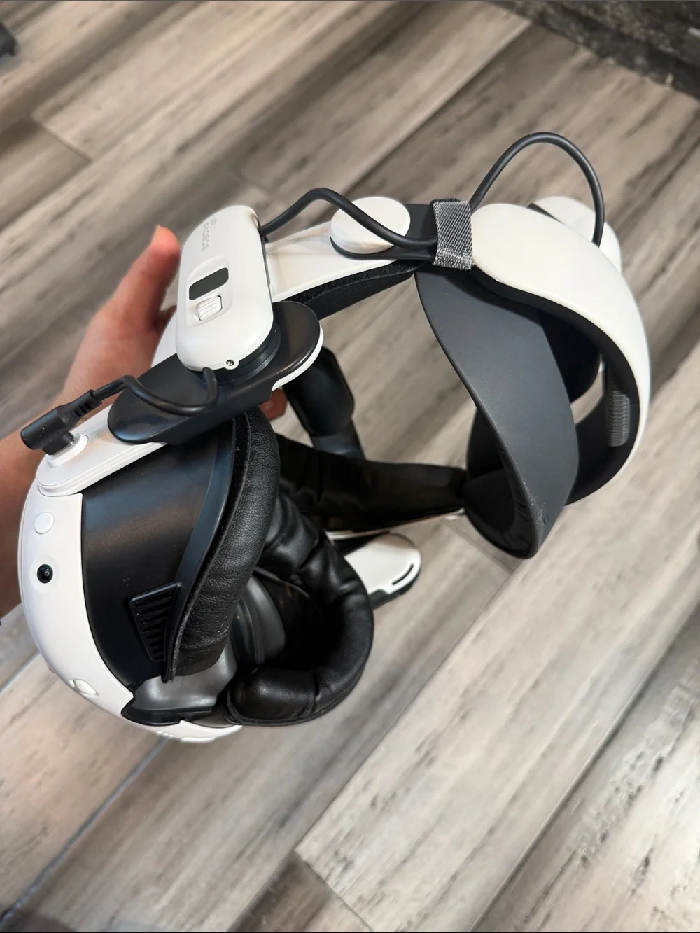 NWOT Meta Quest 3 Headset with Controllers - Bobo VR S3 Pro Headstrap